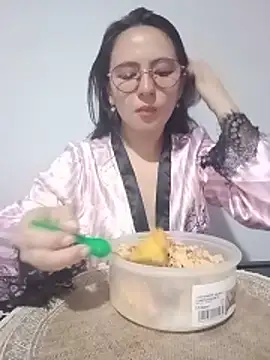 Bella Sumers online show from 25, 5, 2026