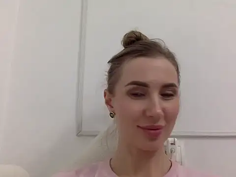 Snapshot of Alveryn chatting on 31, 10, 2025 Alveryn online show from 31, 10, 2025