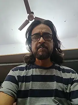 Snapshot of malhotra21 chatting on 26, 5, 2026 malhotra21 online show from 26, 5, 2026