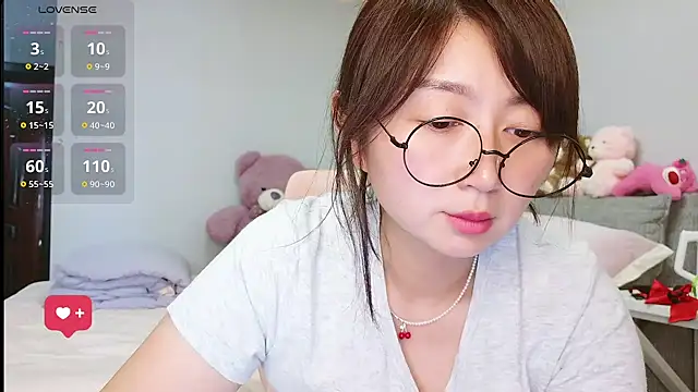 Snapshot of Diva_VVN chatting on 7, 5, 2026 Diva VVN online show from 7, 5, 2026