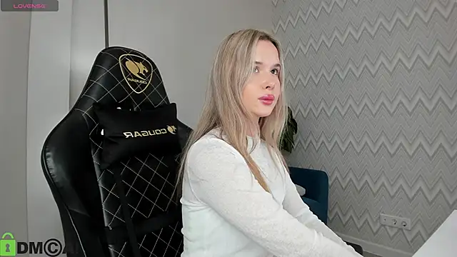 Nicoletta Cooper online show from 12, 9, 2025