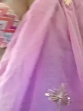 Snapshot of your_favourite_bhabhi chatting on 18, 9, 2025 your favourite bhabhi online show from 18, 9, 2025