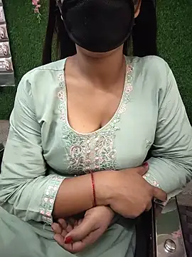 Snapshot of your_favourite_bhabhi chatting on 2, 7, 2026 your favourite bhabhi online show from 2, 7, 2026