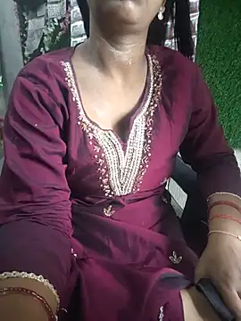 Snapshot of your_favourite_bhabhi chatting on 29, 7, 2026 your favourite bhabhi online show from 29, 7, 2026