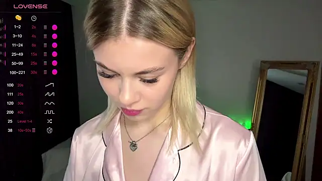 Lil Elisa online show from 15, 10, 2025