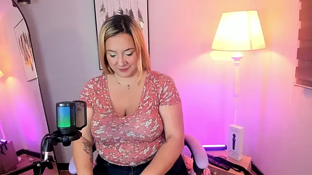 hollie joliie online show from 20, 2, 2026