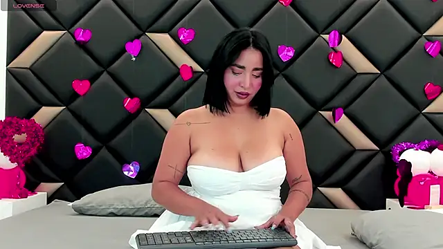 GeraldineSandoval online show from 14, 2, 2026