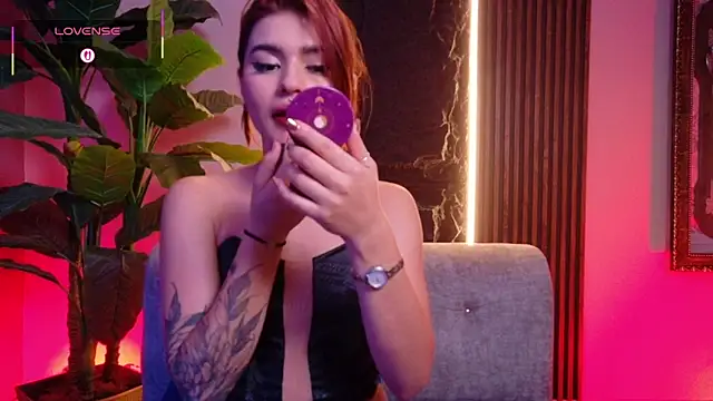 La Diabla 111  online show from 30, 11, 2025