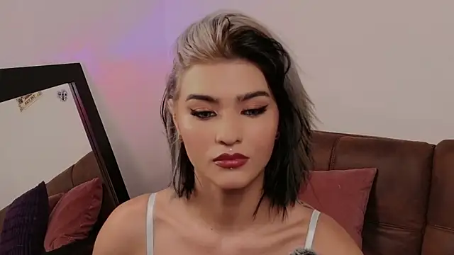 Snapshot of La_Diabla_111_ chatting on 10, 6, 2026 La Diabla 111 online show from 10, 6, 2026