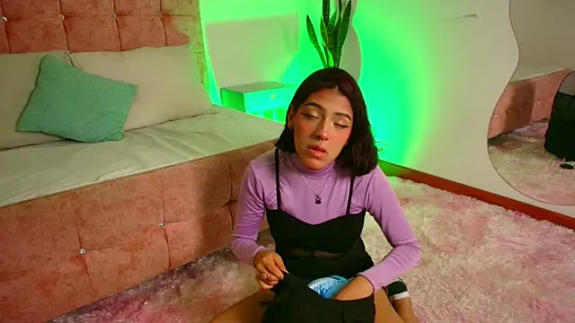 Dulce Bella  online show from 14, 11, 2025