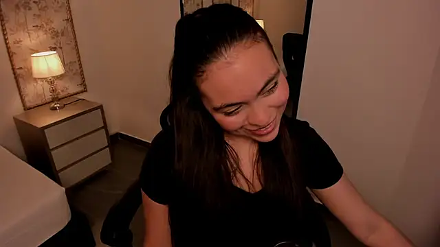 Snapshot of allie_bruce chatting on 8, 7, 2026 allie bruce online show from 8, 7, 2026