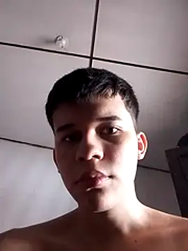 Snapshot of Daniel97Quintero chatting on 5, 12, 2025 Daniel97Quintero online show from 5, 12, 2025