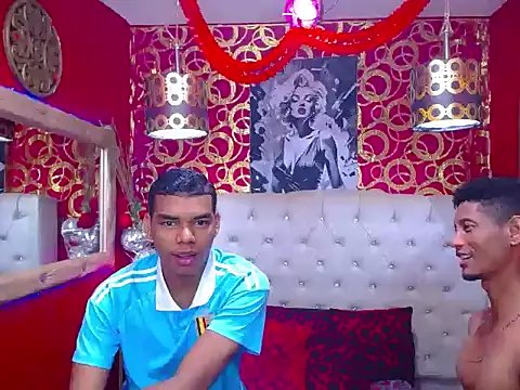 TWOBOYSPEINHOT online show from 11, 10, 2025
