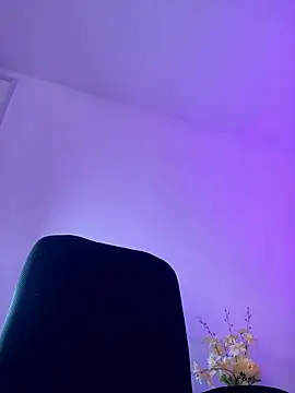 Charlottediolet online show from 13, 1, 2026