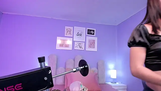 lucrecia sucker online show from 11, 10, 2025