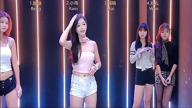 queen-001 online show from 13, 11, 2025