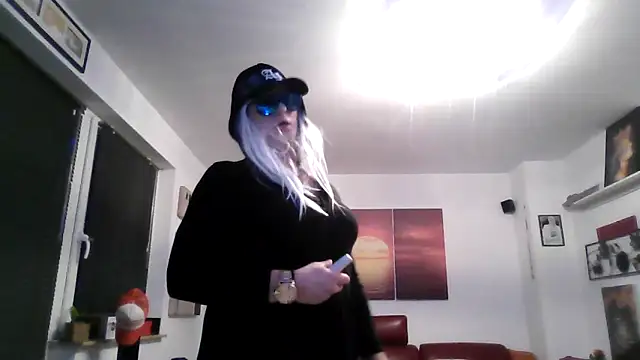 hellgirl1980 online show from 30, 9, 2025