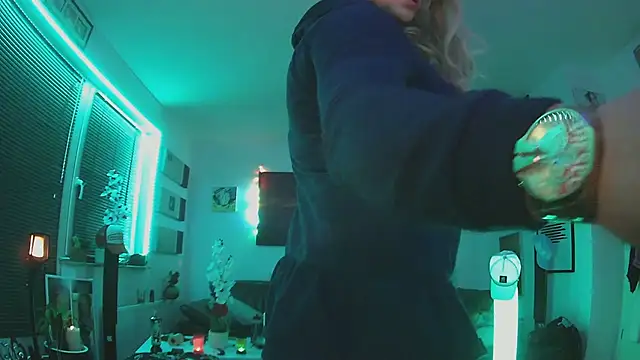 hellgirl1980 online show from 22, 10, 2025