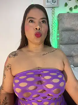 Snapshot of roselyn_caprice chatting on 7, 6, 2026 roselyn caprice online show from 7, 6, 2026