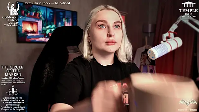 Wounded Goddess  online show from 13, 11, 2025