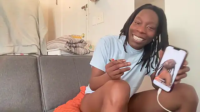 Snapshot of littyleesh1 chatting on 13, 9, 2025 littyleesh1 online show from 13, 9, 2025