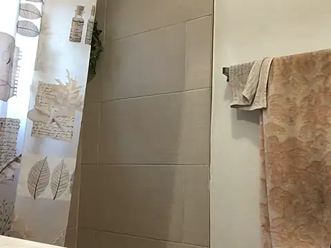 Snapshot of littyleesh1 chatting on 18, 9, 2025 littyleesh1 online show from 18, 9, 2025