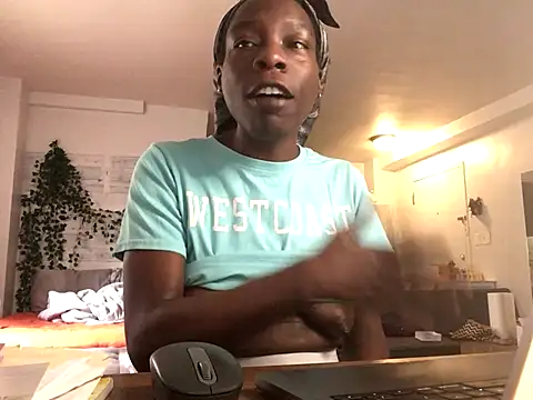 Snapshot of littyleesh1 chatting on 24, 9, 2025 littyleesh1 online show from 24, 9, 2025