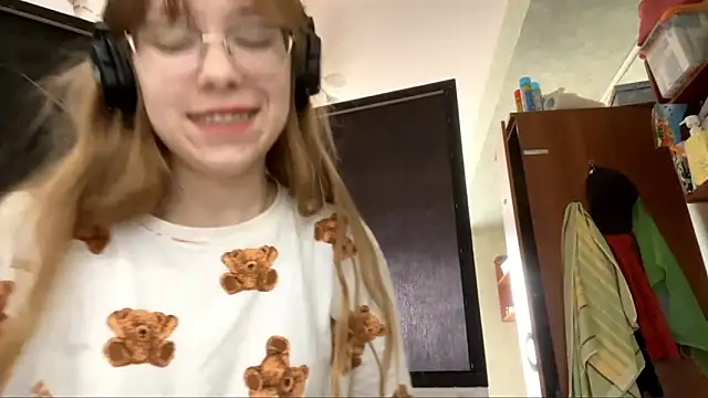 Snapshot of LouieRutt chatting on 20, 9, 2025 LouieRutt online show from 20, 9, 2025