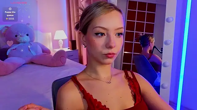 LumMina online show from 15, 4, 2026