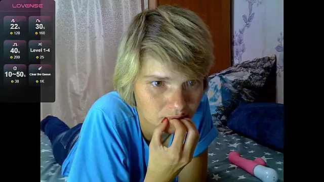 SaraSnow  online show from 15, 9, 2025