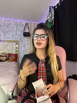 Katleen wxw online show from 9, 9, 2025