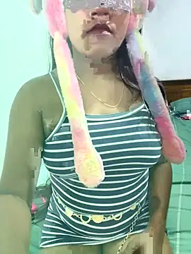 Snapshot of vinushi chatting on 1, 10, 2025 vinushi online show from 1, 10, 2025