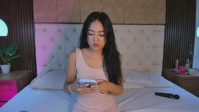 Snapshot of Dafne_Hillss chatting on 4, 10, 2025 Dafne Hillss online show from 4, 10, 2025