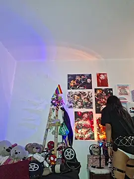 Snapshot of carolinerue chatting on 11, 10, 2025 carolinerue online show from 11, 10, 2025