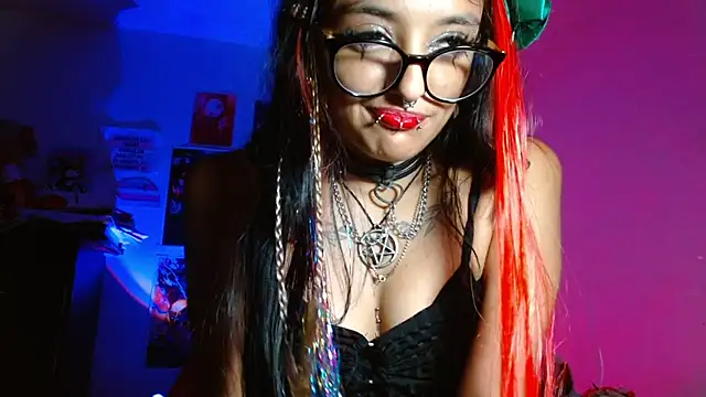 Snapshot of carolinerue chatting on 19, 10, 2025 carolinerue online show from 19, 10, 2025