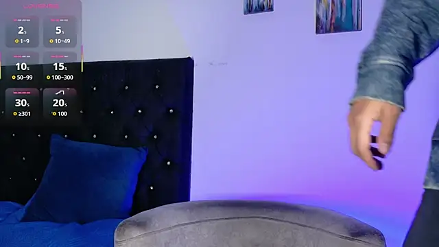 adriel escalante online show from 11, 4, 2026