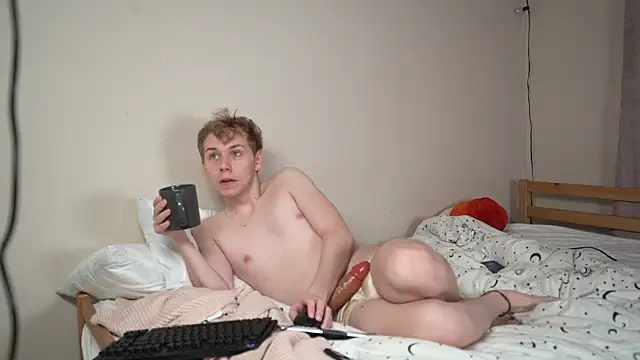 Snapshot of scottishtwink01 chatting on 16, 11, 2025 scottishtwink01 online show from 16, 11, 2025