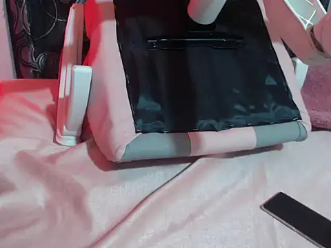 Snapshot of PANDORA-PIEL chatting on 9, 10, 2025 PANDORA-PIEL online show from 9, 10, 2025