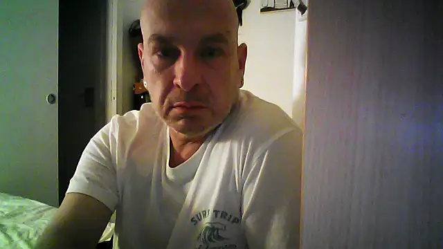 Snapshot of tuplaceroll chatting on 4, 10, 2025 tuplaceroll online show from 4, 10, 2025