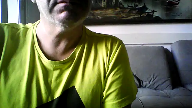 Snapshot of tuplaceroll chatting on 20, 10, 2025 tuplaceroll online show from 20, 10, 2025