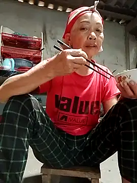 Snapshot of -Xuka-200 chatting on 31, 10, 2025 -Xuka-200 online show from 31, 10, 2025