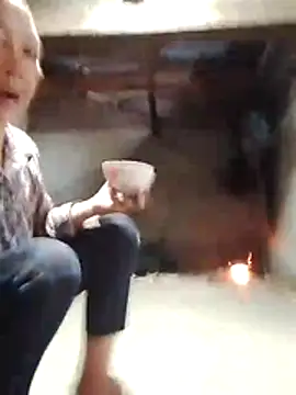 Snapshot of -Xuka-200 chatting on 5, 11, 2025 -Xuka-200 online show from 5, 11, 2025