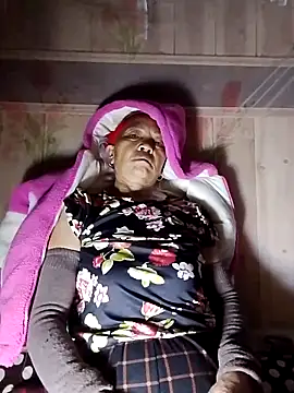 Snapshot of -Xuka-200 chatting on 5, 11, 2025 -Xuka-200 online show from 5, 11, 2025