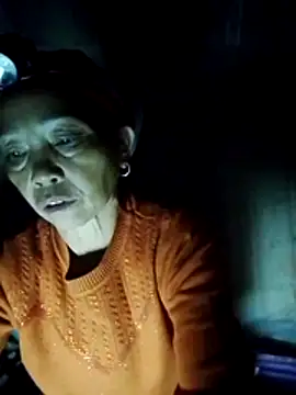 Snapshot of -Xuka-200 chatting on 6, 11, 2025 -Xuka-200 online show from 6, 11, 2025