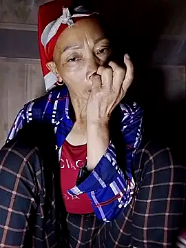 Snapshot of -Xuka-200 chatting on 8, 11, 2025 -Xuka-200 online show from 8, 11, 2025