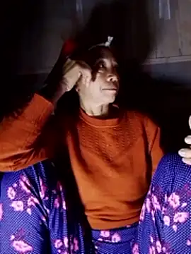 Snapshot of -Xuka-200 chatting on 11, 11, 2025 -Xuka-200 online show from 11, 11, 2025