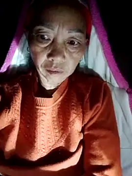 Snapshot of -Xuka-200 chatting on 19, 11, 2025 -Xuka-200 online show from 19, 11, 2025