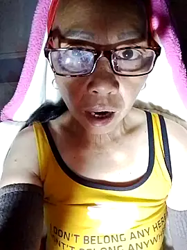 Snapshot of -Xuka-200 chatting on 24, 11, 2025 -Xuka-200 online show from 24, 11, 2025