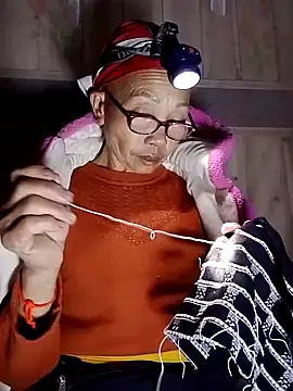 Snapshot of -Xuka-200 chatting on 28, 11, 2025 -Xuka-200 online show from 28, 11, 2025