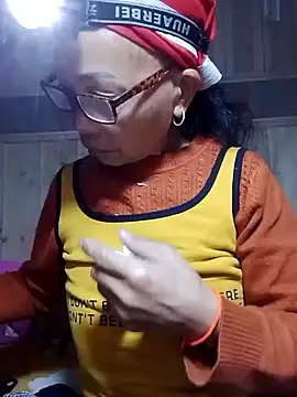 Snapshot of -Xuka-200 chatting on 4, 12, 2025 -Xuka-200 online show from 4, 12, 2025